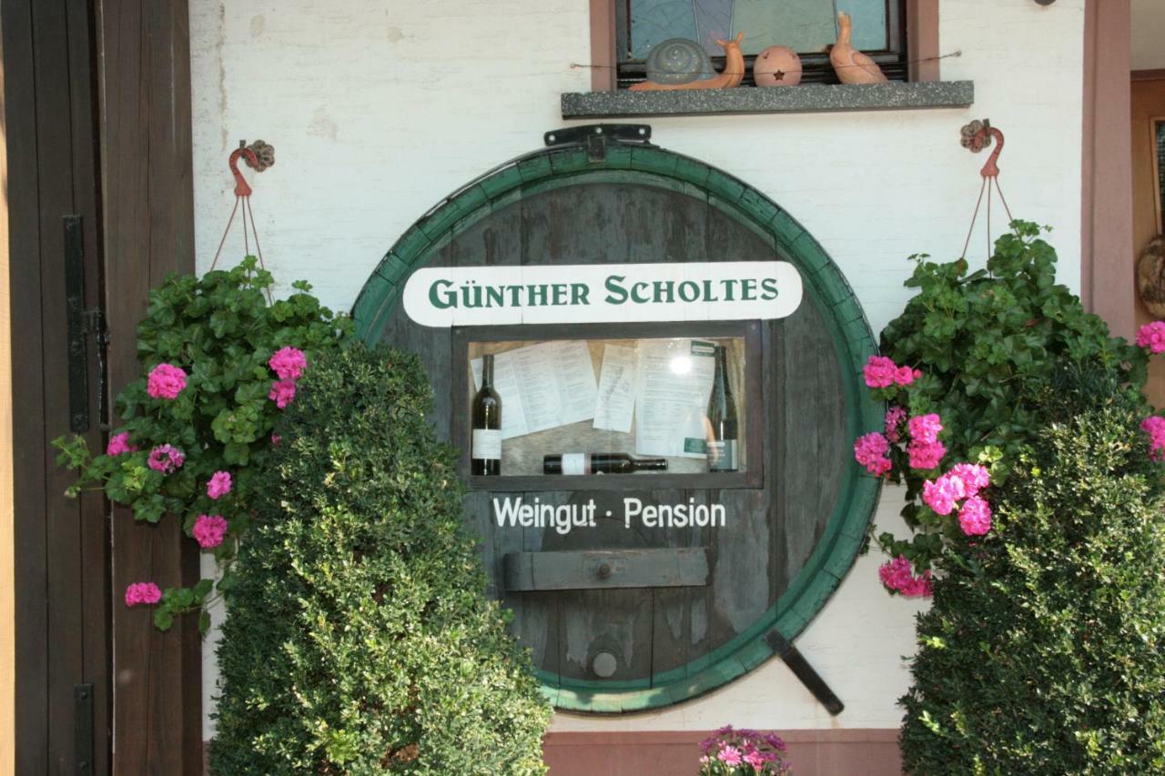 Weingut***Pension Günther Scholtes Leiwen Exterior foto